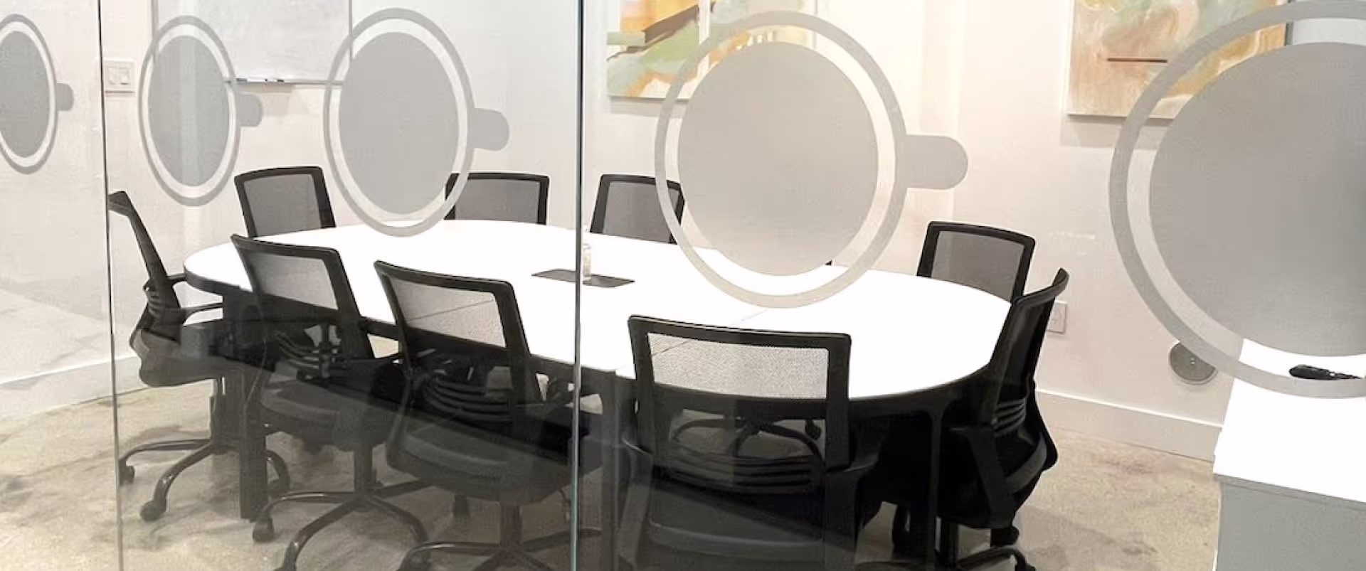 Sala de reuniones en GROU Cowork